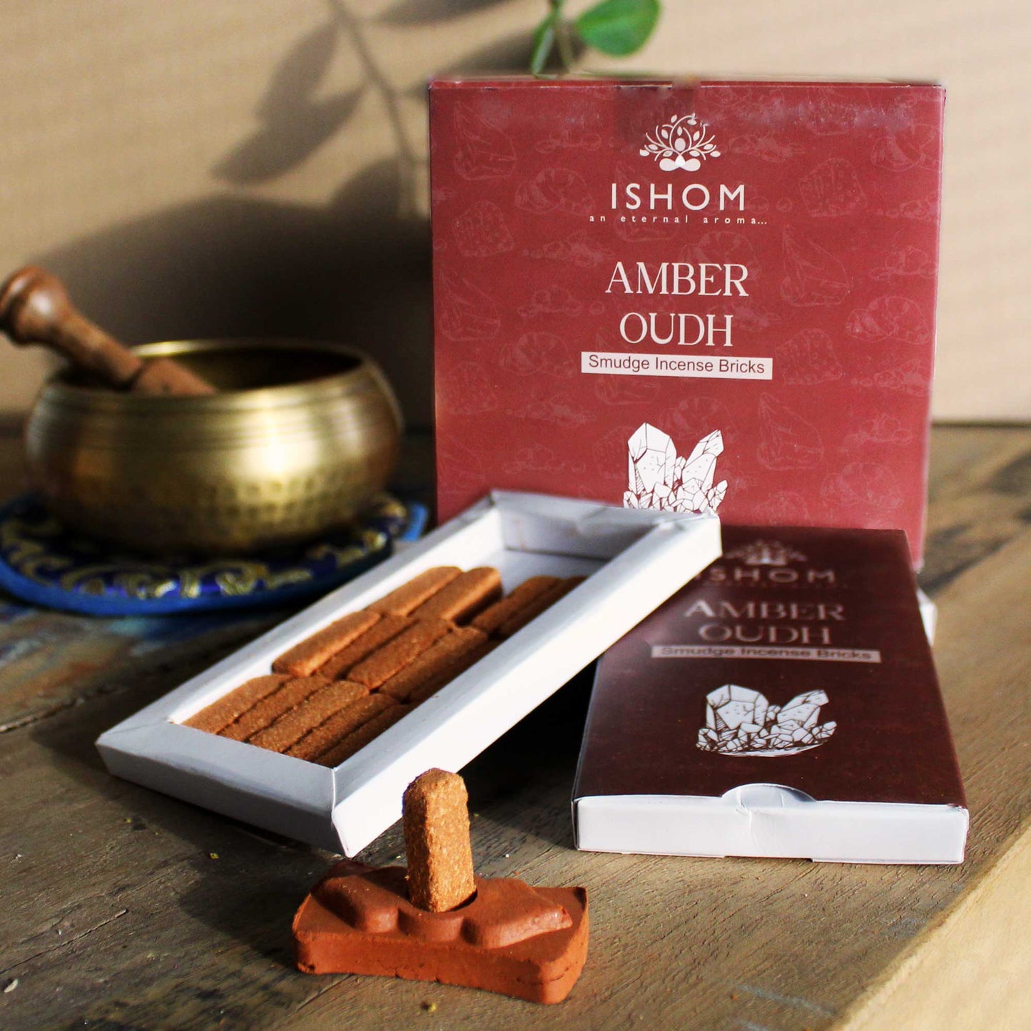 ISHOM Smudge Incense Bricks with Terracotta Holder – Amber Oudh | 15-Pack Natural Aromatic Resin Bricks