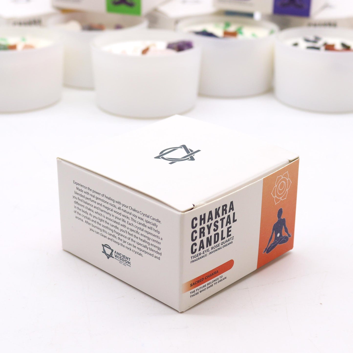 Sacred Chakra Crystal Candle – 360g | Invoking Dreams Fragrance with Tiger Eye & Rose Quartz