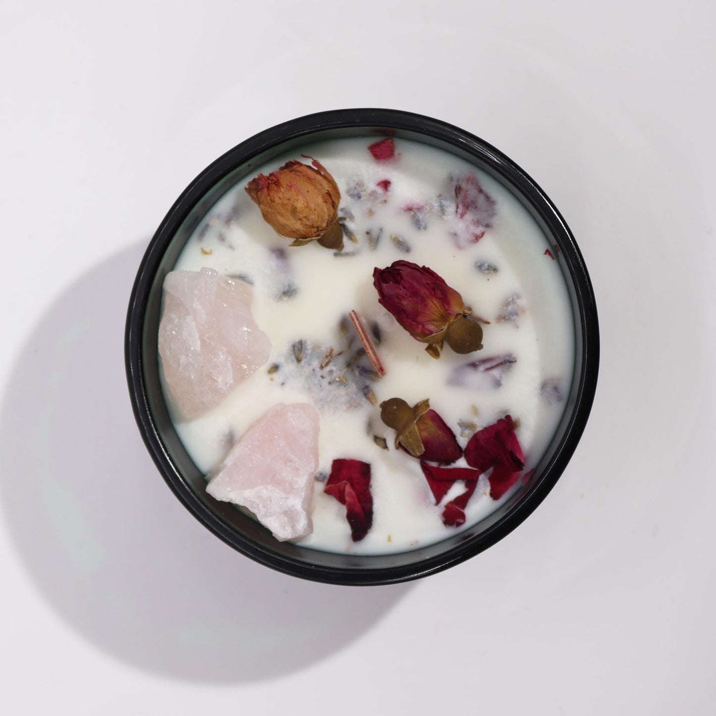 The Lovers Hop Hare Crystal Floral Candle – 330g | Rose Meadow Fragrance with Rose Quartz