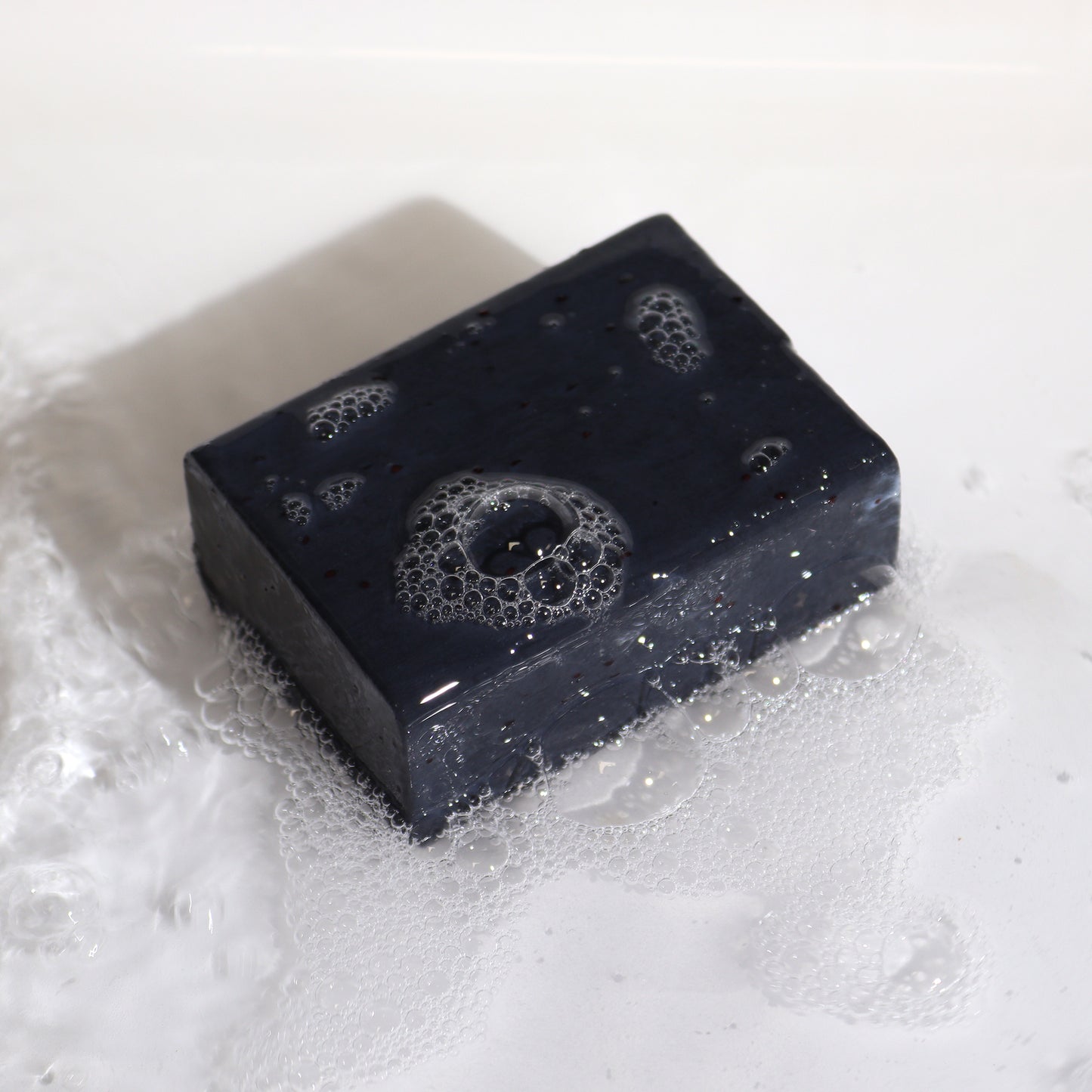 Klay Soap Bar – Bergamot, Vetiver & Sandalwood | Fuller's Earth + Activated Charcoal