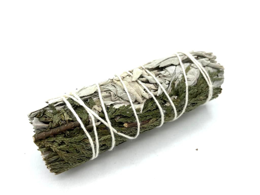 White Sage & Cedar Smudge Stick – 10cm | Cleansing Smoke for Protection & Strength