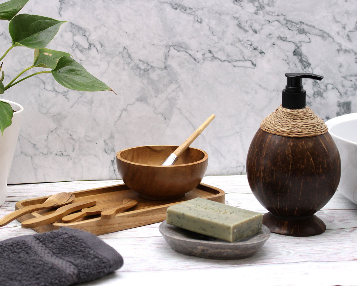 Natural Coconut Soap Dispenser – 300ml | Eco-Friendly Handcrafted Design