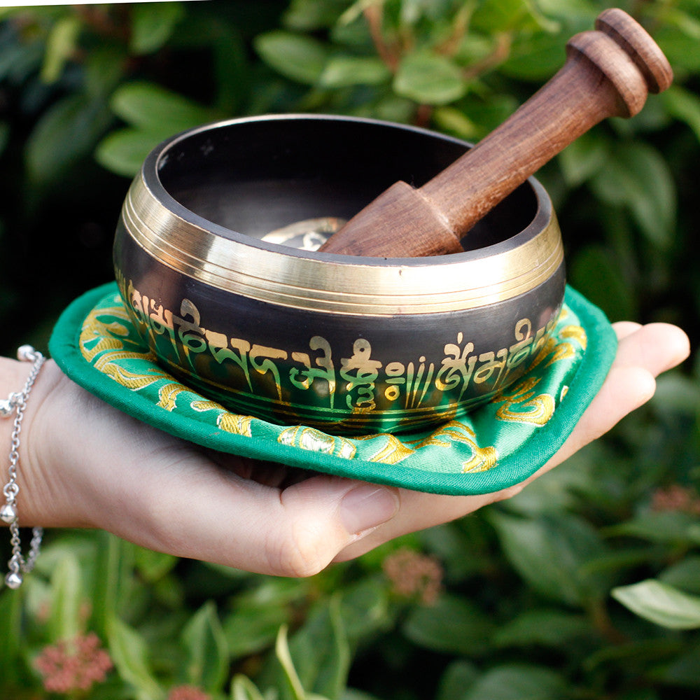 Tibetan Healing Singing Bowl Set – Green Tara (13cm) | Handcrafted Brass & Gift-Boxed