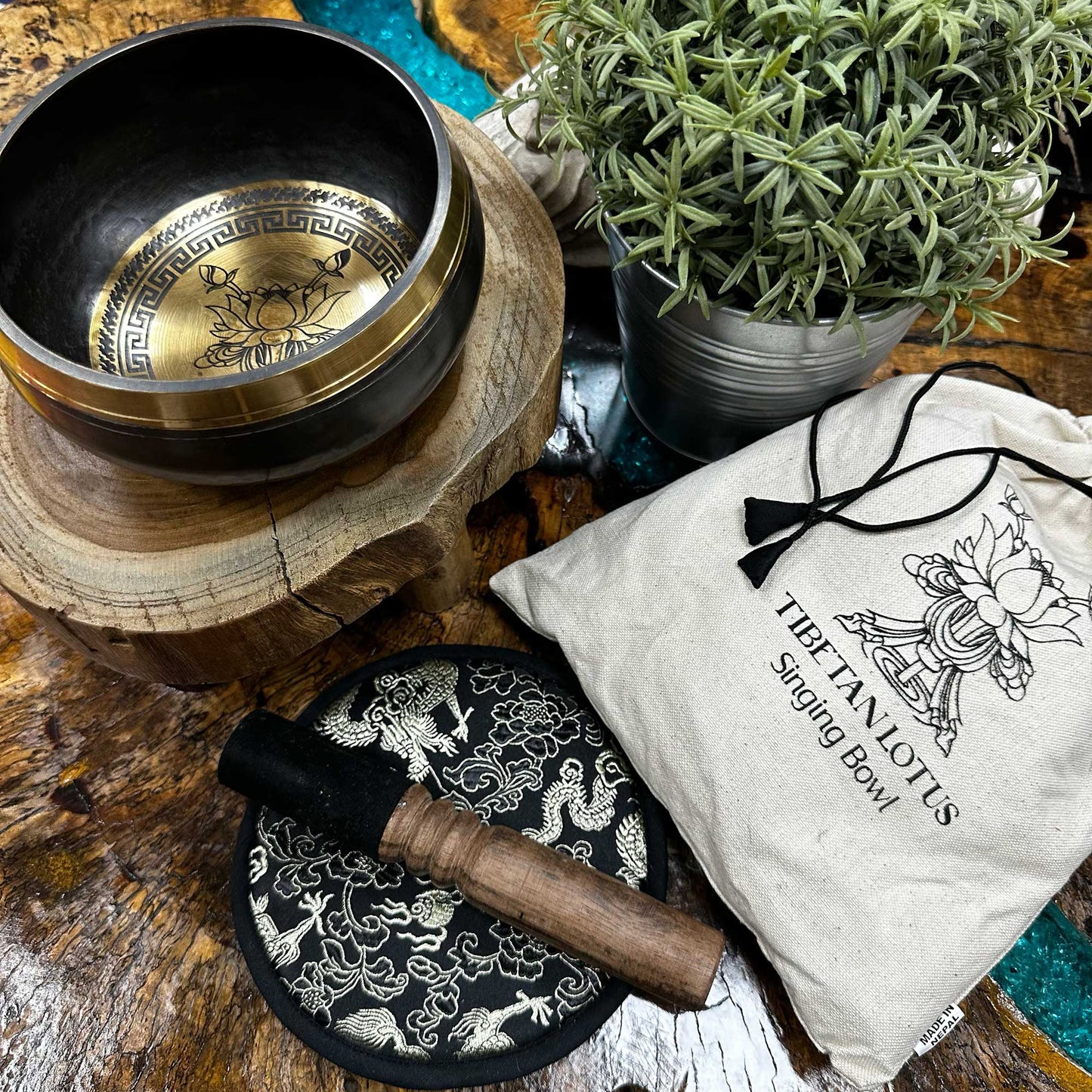 Hand Beaten & Engraved Tibetan Singing Bowl Set – Lotus Flower (14cm) | Rich, Meditative Tones for Spiritual Practice