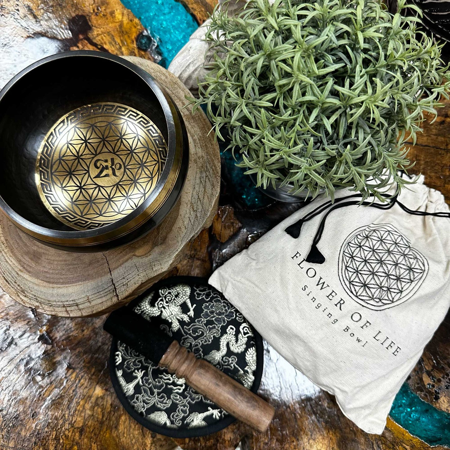 Hand Beaten & Engraved Tibetan Singing Bowl Set – Flower of Life (14cm) | Rich, Meditative Tones for Spiritual Practice