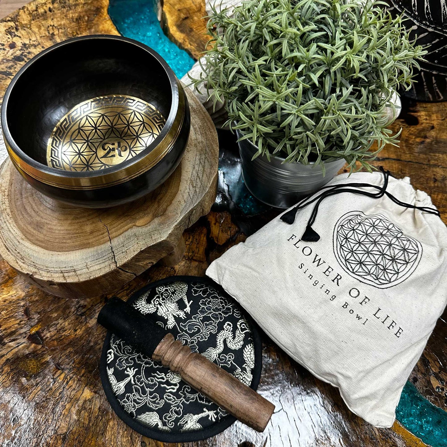 Hand Beaten & Engraved Tibetan Singing Bowl Set – Flower of Life (14cm) | Rich, Meditative Tones for Spiritual Practice