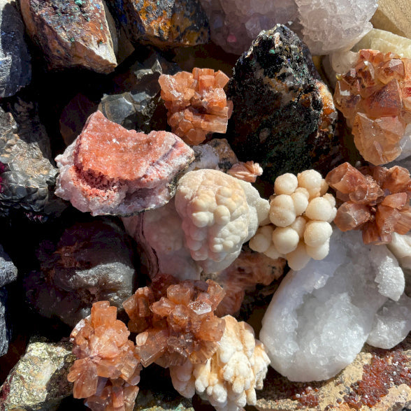 Gemstones, Crystals & Minerals