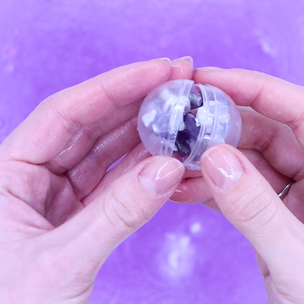 Gemstone Bracelet Bath Bomb – Rose Quartz | Bergamot & Shea Butter