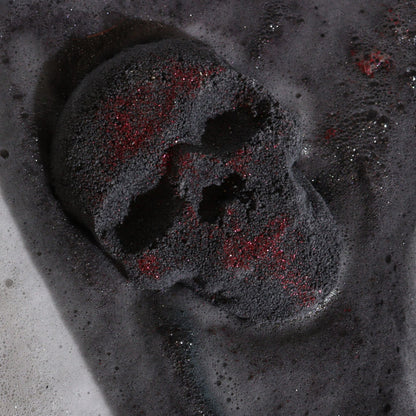Halloween Bath Bomb – Skull | Cranberry, Rose & Amber Fragrance