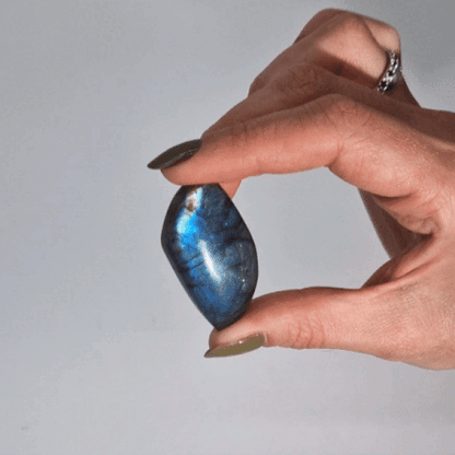 Labradorite Leaf – 45–55mm | Polished Mineral Stone