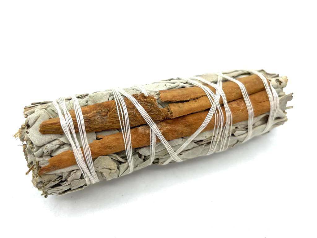 White Sage & Cinnamon Smudge Stick – 10cm | Warm & Purifying Blend