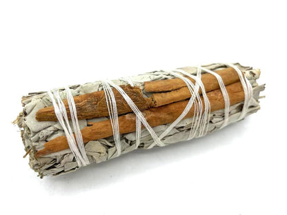 White Sage & Cinnamon Smudge Stick – 10cm | Warm & Purifying Blend