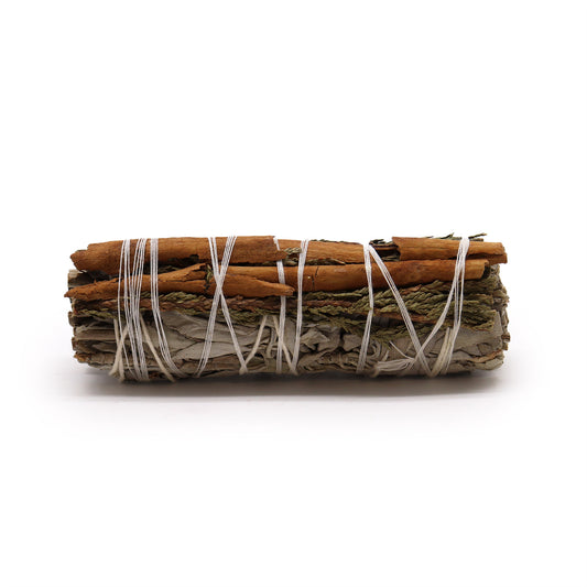 White Sage, Cedar & Cinnamon Smudge Stick – 10cm | Earthy & Protective Blend
